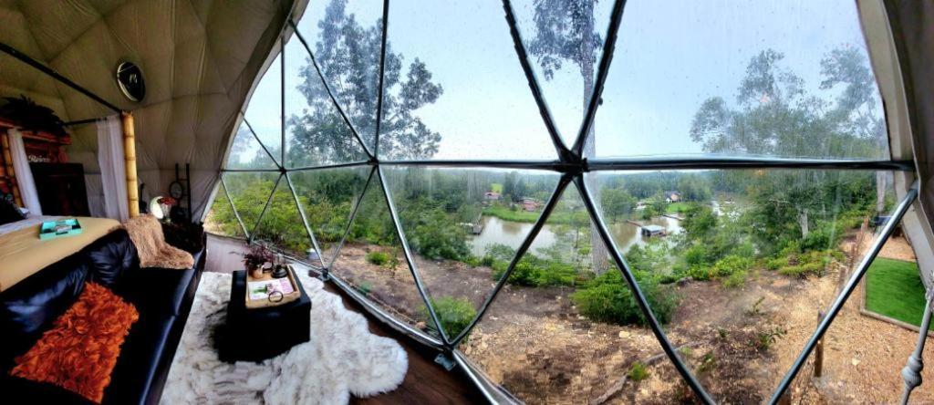 Hotel Waterfront Luxury Glamping Dome Rogersville Exterior foto